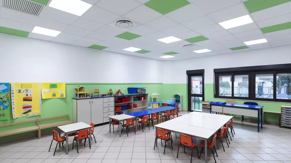 Grande stanza delle scuole elementari
